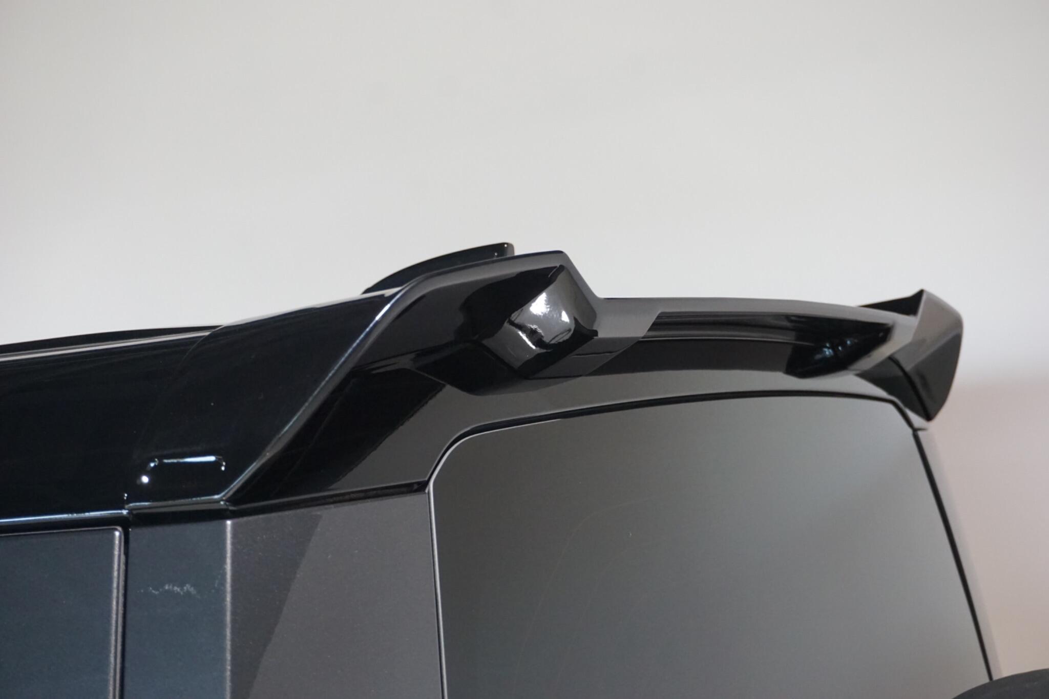 Land Rover Defender 90 3.0 D300 MHEV X-Dynamic HSE Hard Top SUV 3dr Diesel Auto 4WD SWB Euro 6 (s/s) (300 ps)